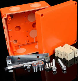 Elektroinst. krabice s PO pro sděl. kabely, 126x126x77 mm, IP66, 2x8 svorek