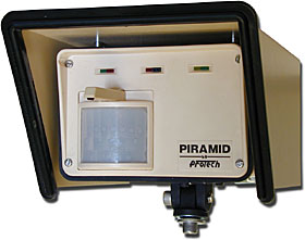 PIRAMID - dual-tech detector, max. 15 x 15 m, mounting height 1,0 - 2,5 m, AM